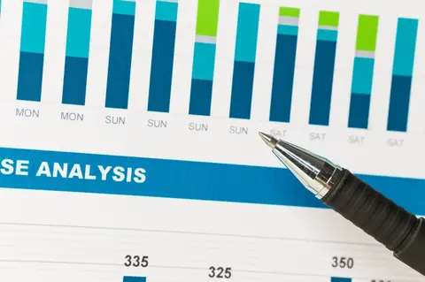 HubSpot Analytics vs Outils Tiers : Analyse Profonde pour Directions Commerciales