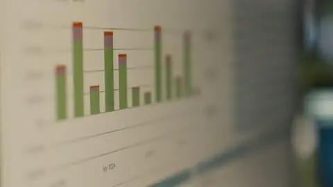 Tableau CRM vs HubSpot Reporting : différences clés pour l’analyse multi-filiales